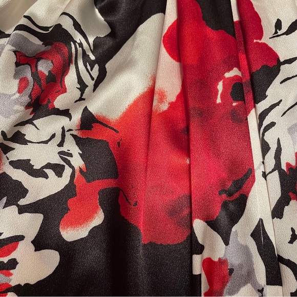 EUC - City Triangles Estilo Dress in Black/White/Red - 5 - Picture 5 of 8